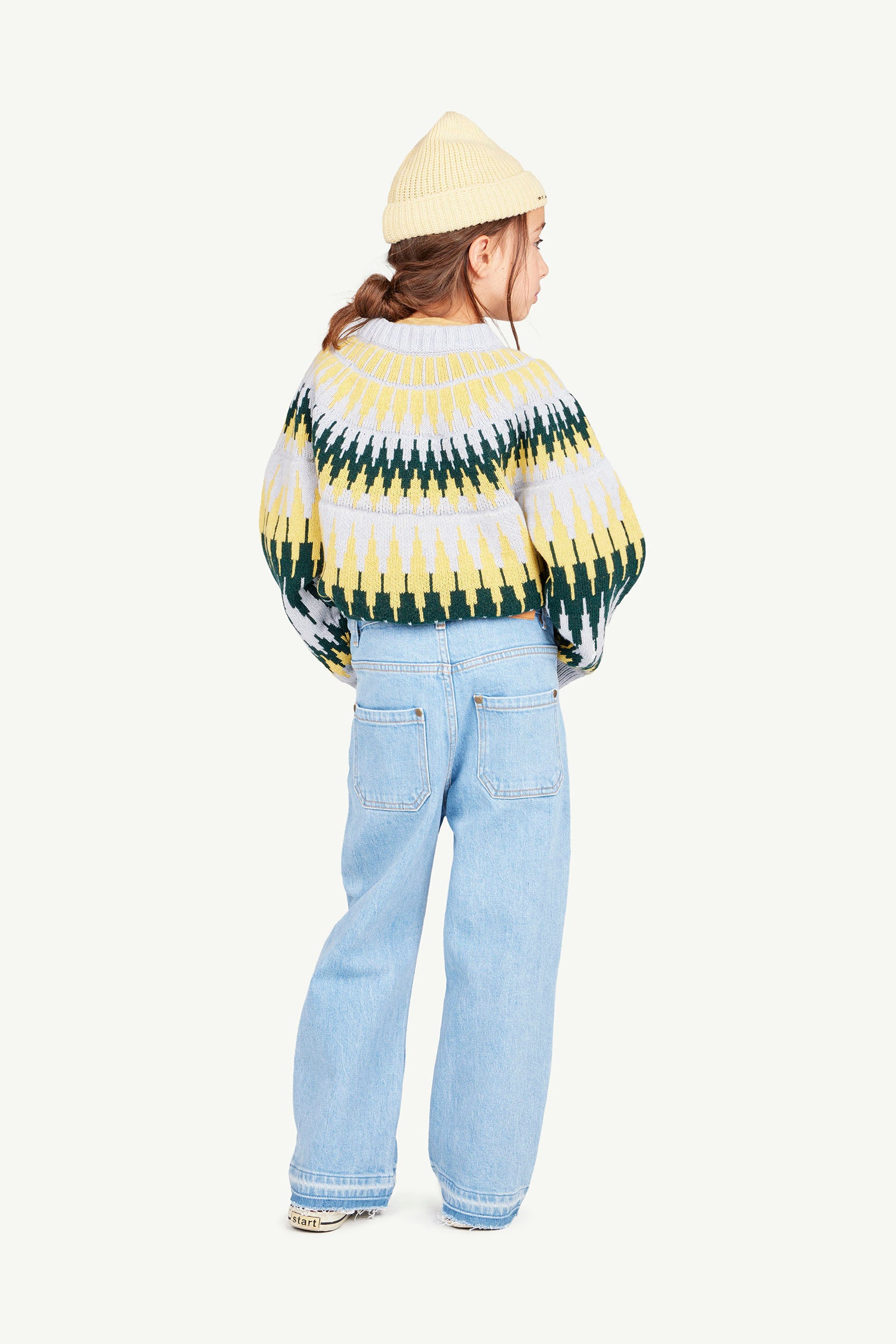 Celeste Zig Zag Bull Sweater MODEL BACK