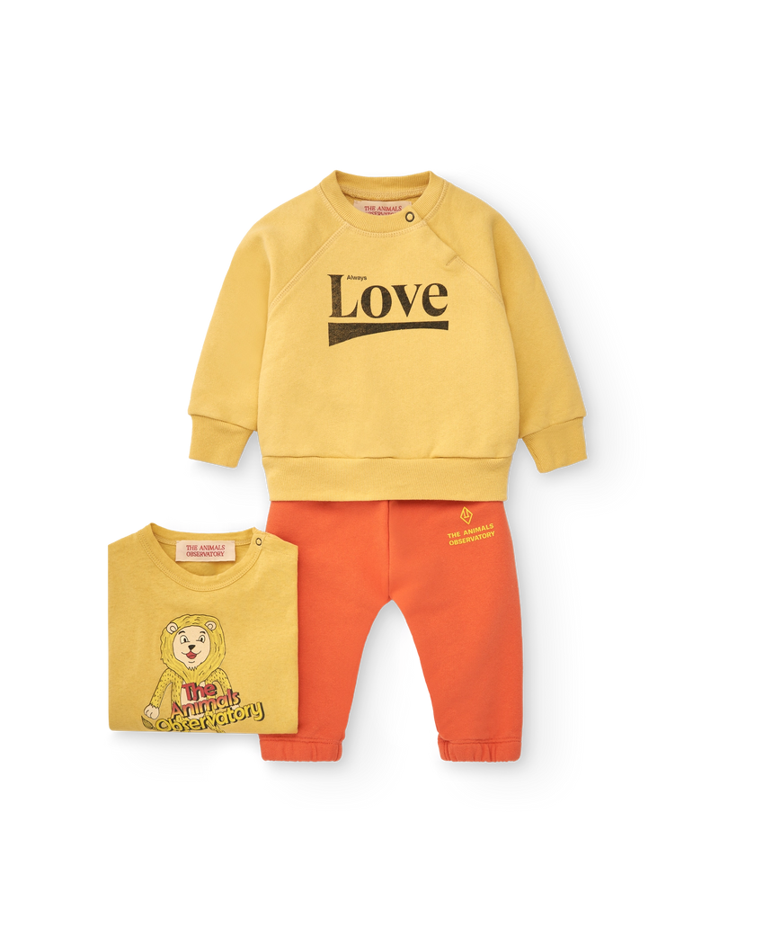 Yellow Love Jackal Sweatshirt MODEL SIDE