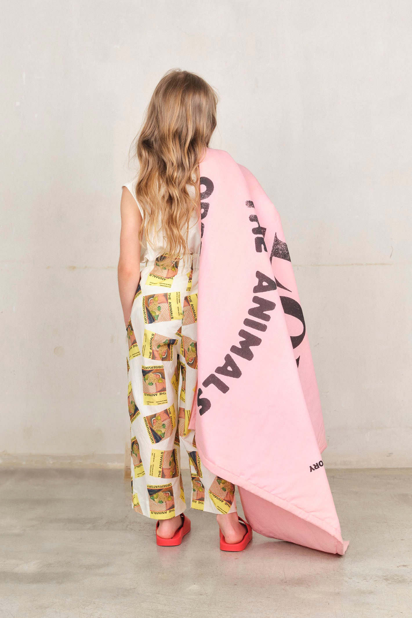 Pink Love Blanket MODEL BACK